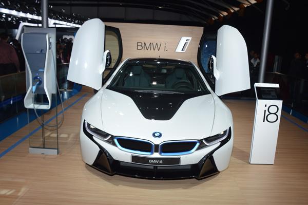 White BMW i8 Mumbai Launch