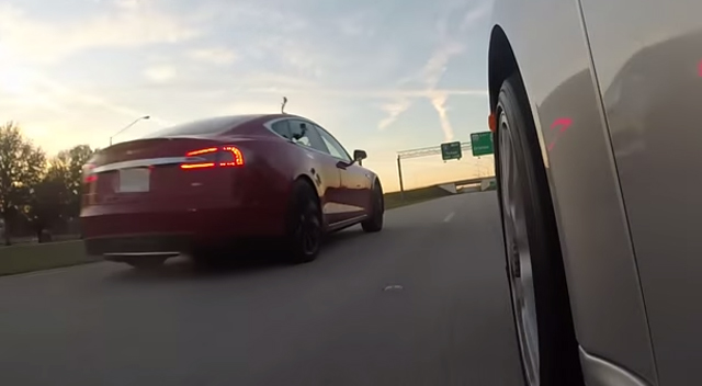 Video thumbnail for youtube video Video: Tesla Model S P85D vs Porsche 911 Turbo S