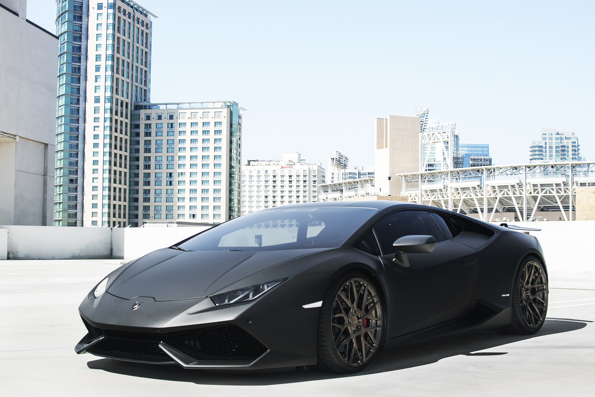 Lamborghini noir mate