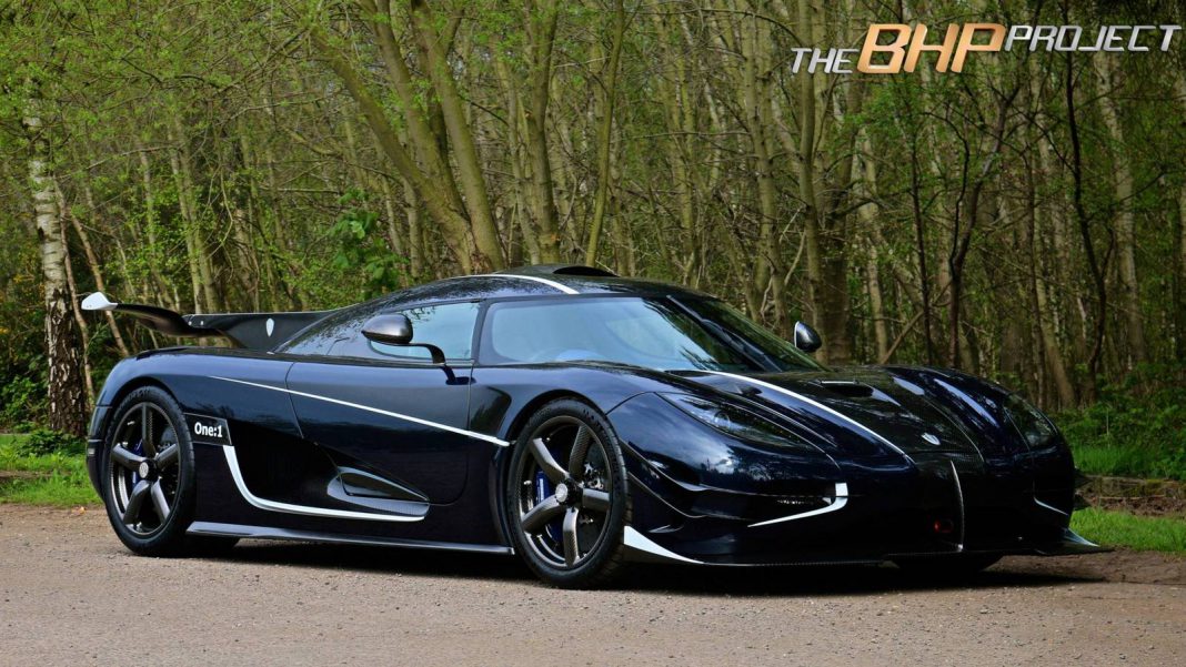 Blue Carbon Koenigsegg One:1 front right view