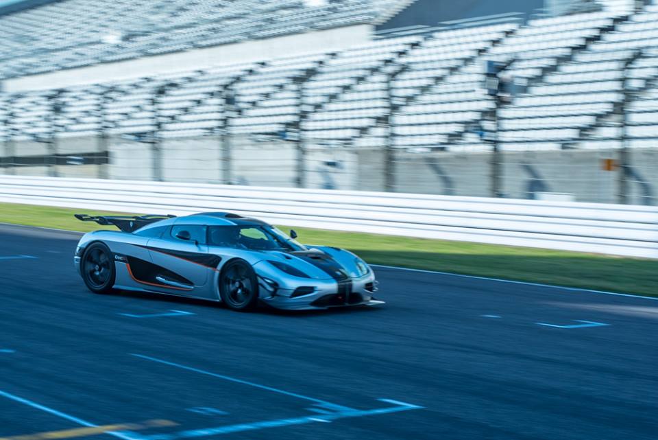 Koenigsegg One:1 Sets New World Record of 0-300-0Km/h in 17.95s