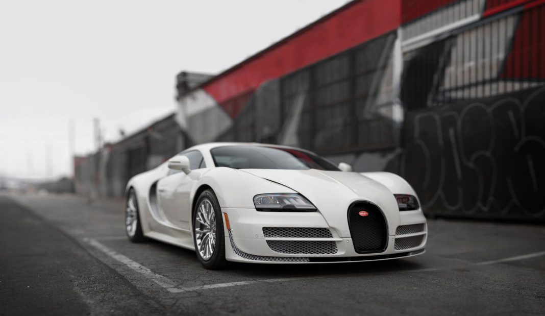 Bugatti Veyron Super Sport 300 auction front