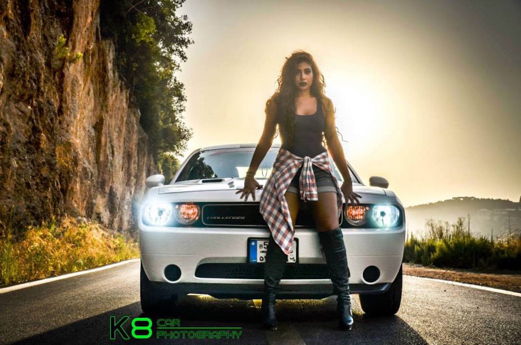 cars-and-girls-dodge-challenger-6