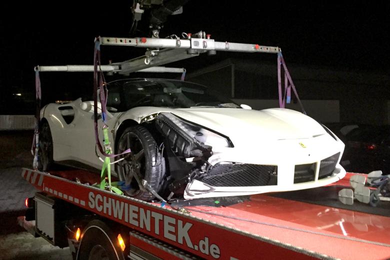 Ferrari 488 GTB crashes in Germany