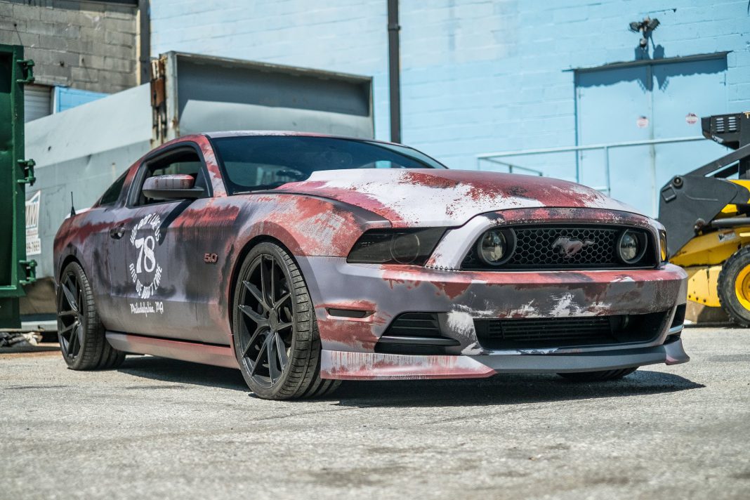 Rusty Ford Mustang wrap