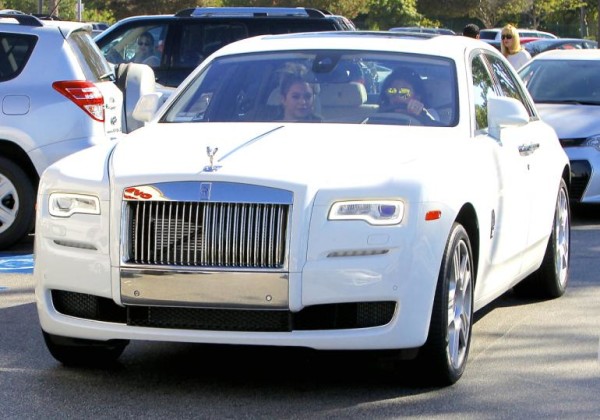 Kylie Jenner takes delivery of Rolls-Royce Ghost