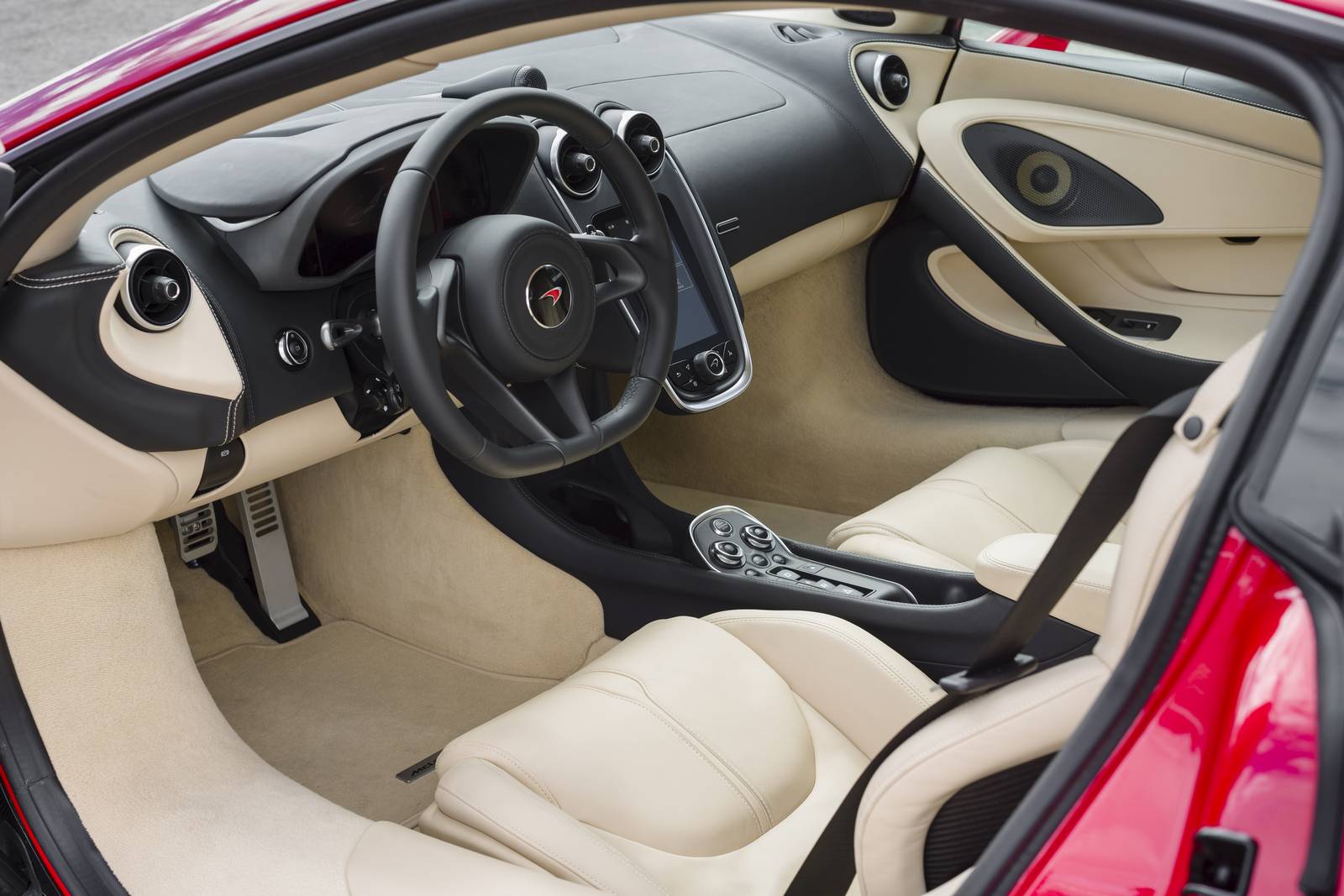 Vermillion Red McLaren 570S Coupe - Interior