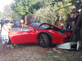 Ferrari 458 Spider crashes in South Africa