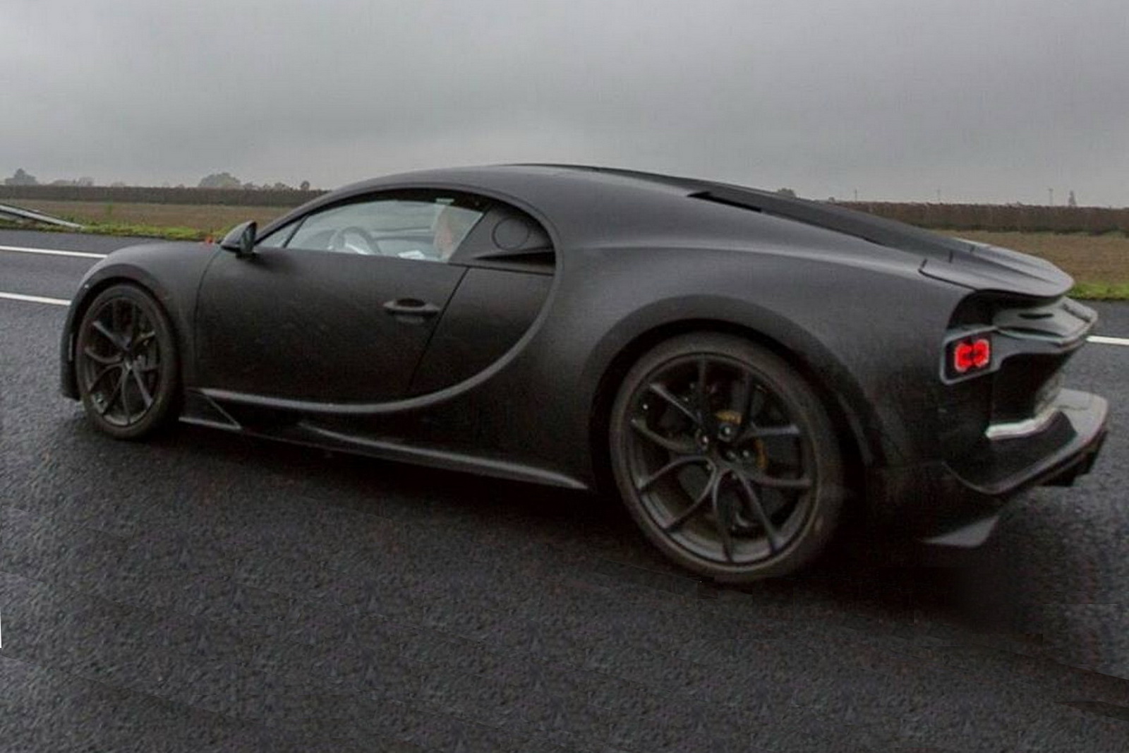http://gtspirit.com/wp-content/uploads/2015/11/BugattiChironMule-00.jpg