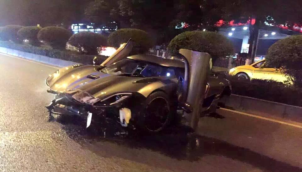 Koenigsegg Agera crash in China