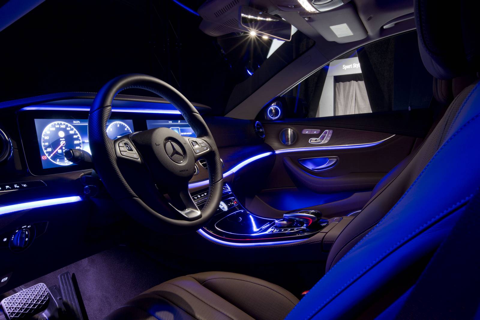 2017 Mercedes-Benz E-Class interior lighting