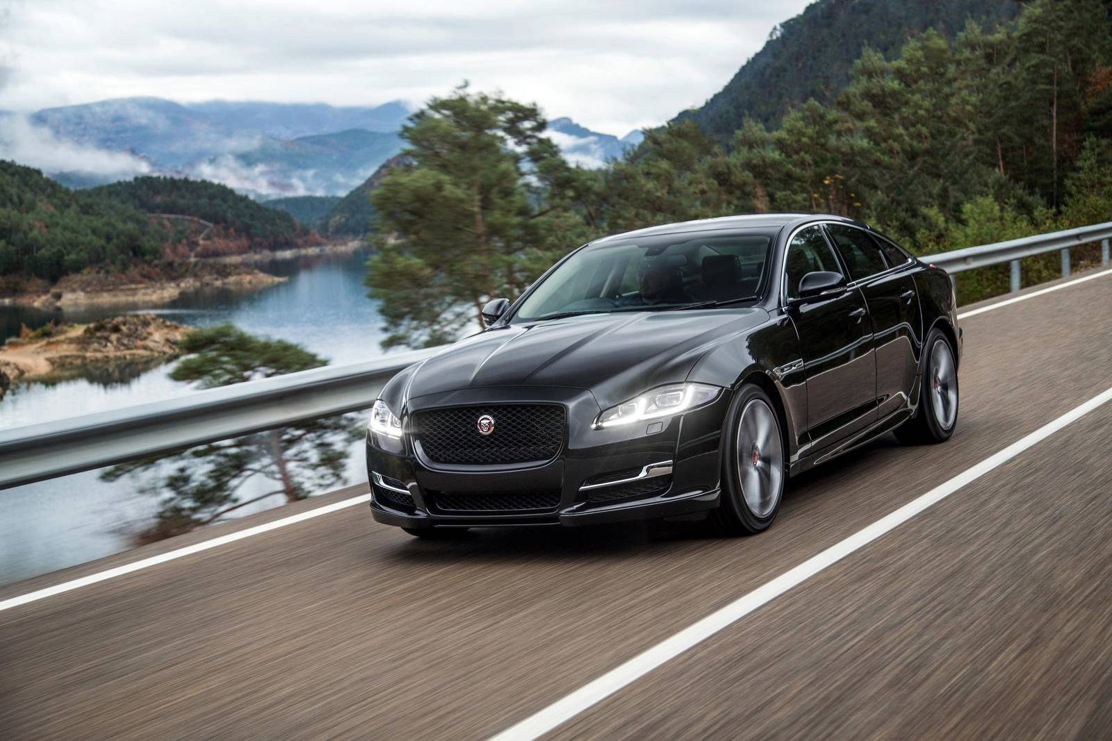 Jaguar Xj To Be Replaced With New Model Gtspirit
