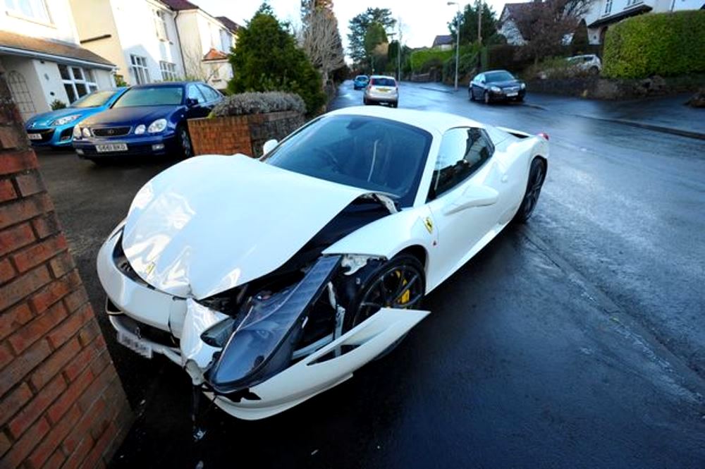 Ferrari 458 crash Cardiff (1)