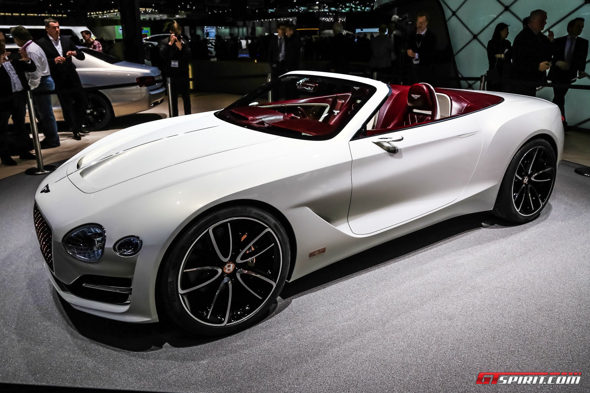 The Ultimate Driving Experience: Bentley EXP 12 Speed 6e Concept