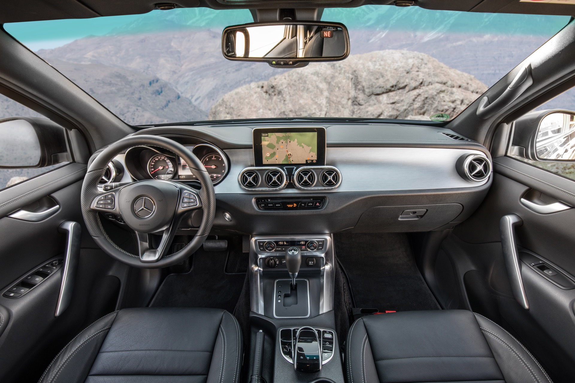 Mercedes-Benz X-Class Interior10