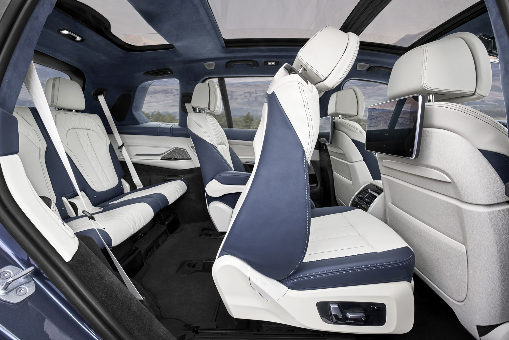 2019 BMW X7 Seats