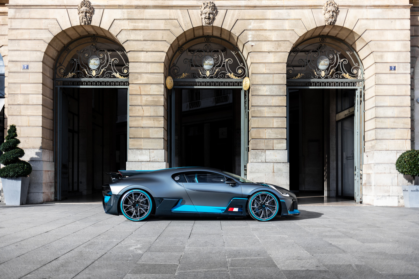 Bugatti Divo Side View