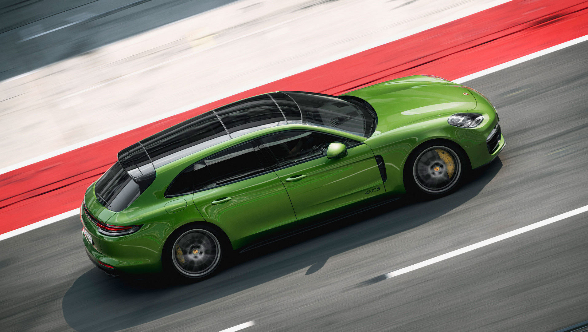 Green Porsche Panamera GTS Sport Turismo