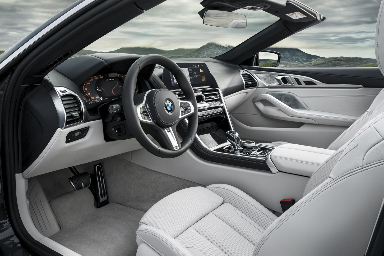 2019 BMW 8 Series Convertible Interior