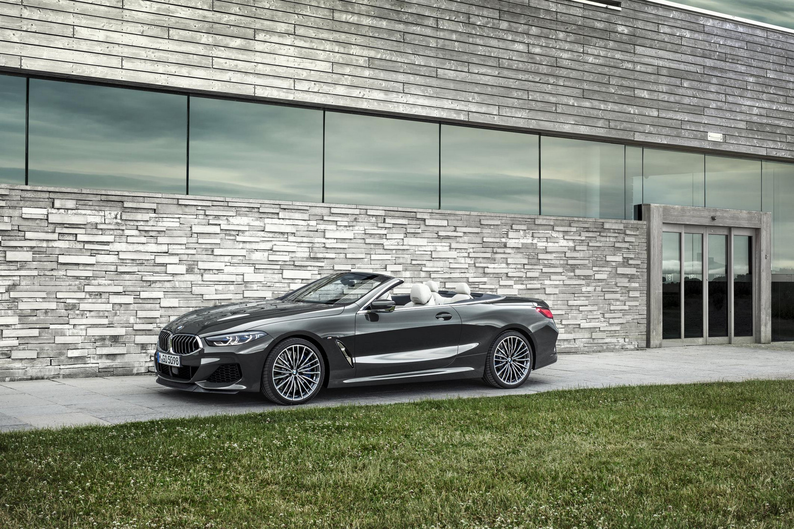 2019 BMW 8 Series Convertible Side