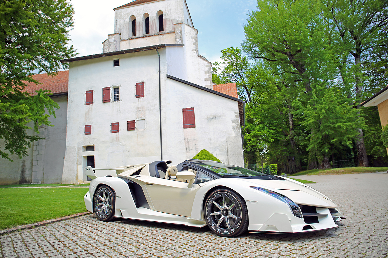White Lamborghini Veneno