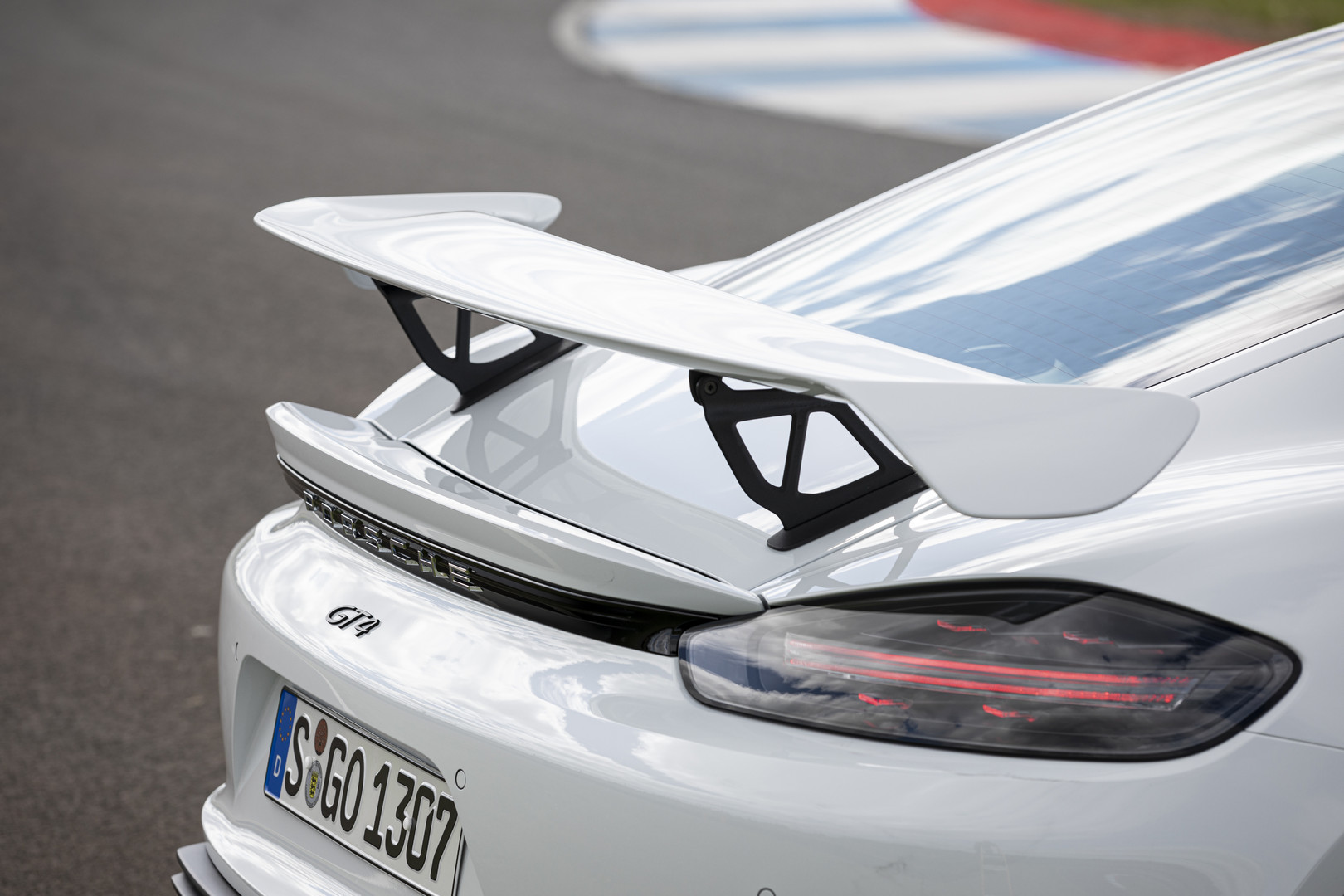 Porsche Cayman GT4 Rear Wing