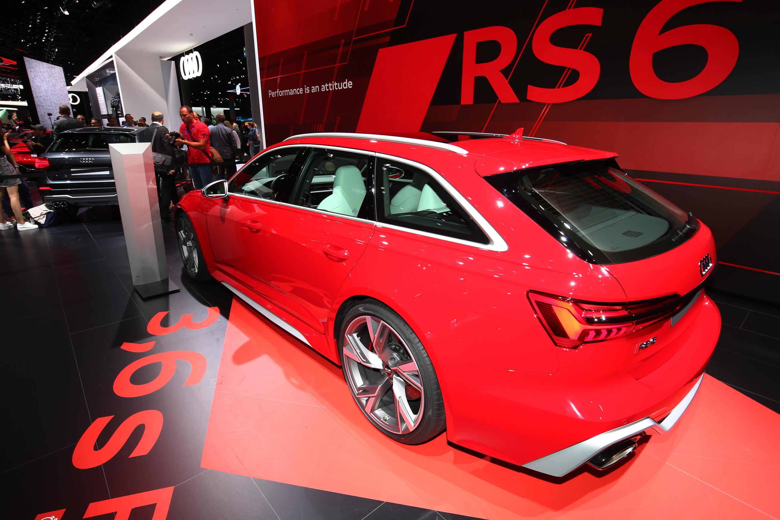 Audi RS6 Avant Red
