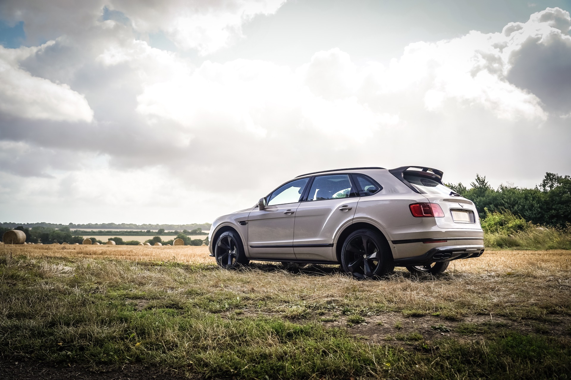 Bentley Bentayga V8 Exterior Test Drive Review