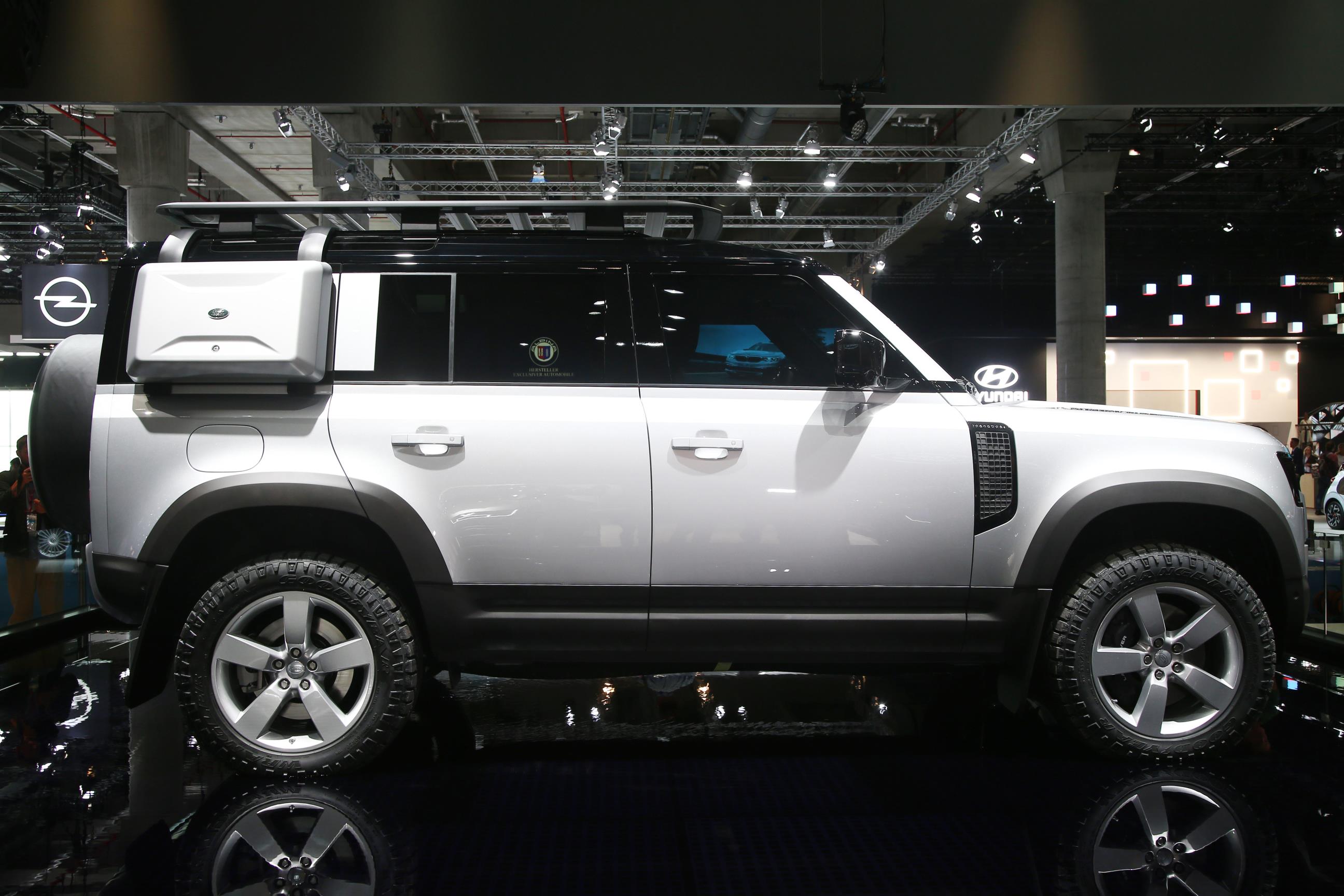 2020 Land Rover Defender 110 Side View