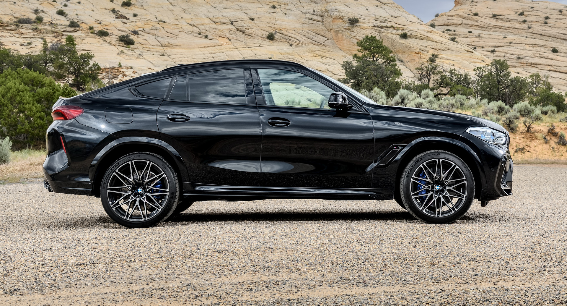 BMW X6 M Competition Side
