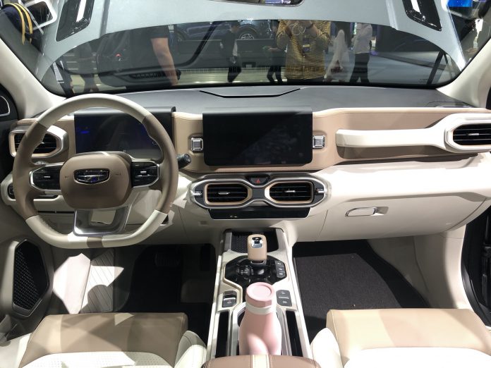 Geely-Icon-interior-at-Guangzhou-Auto-Sh