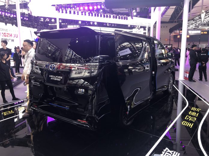 Toyota-Vellfire-at-Guangzhou-Auto-Show-2