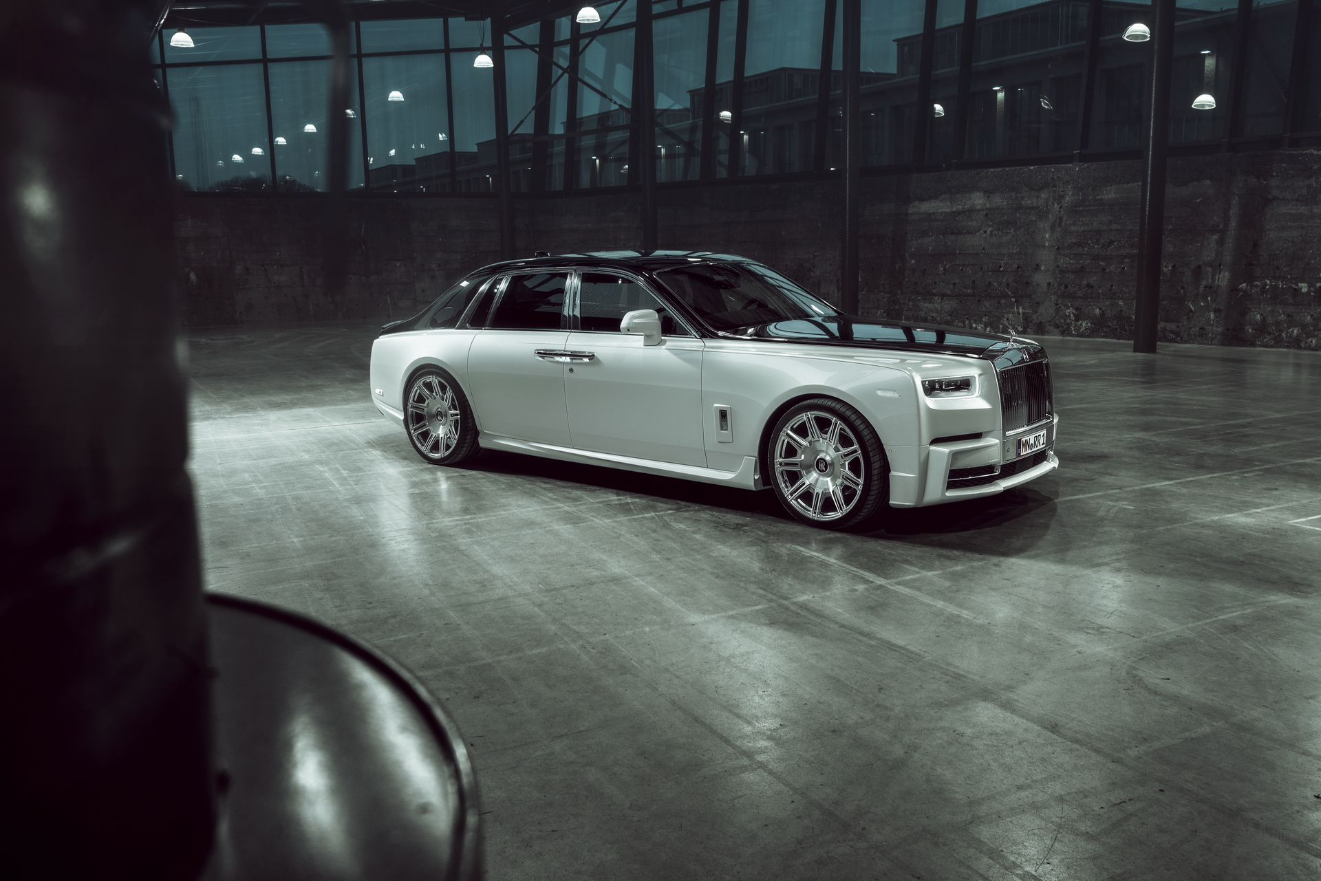 Rolls-Royce Phantom 8 Wheels