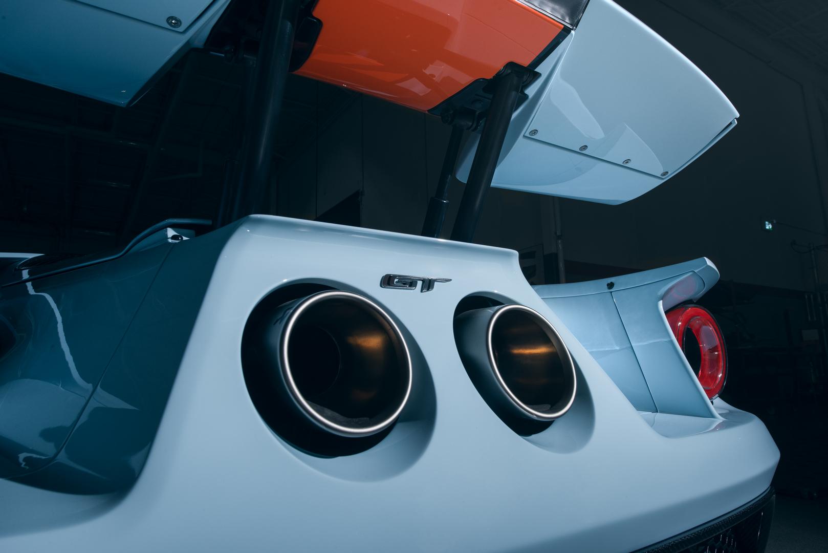 2020 Ford GT Exhaust Pipes