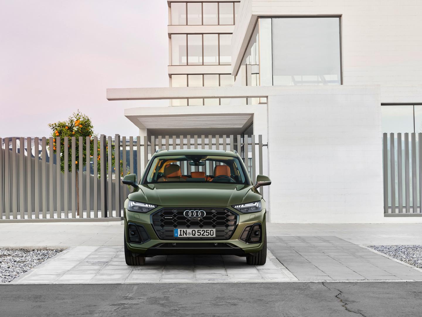 2021 Audi Q5 front