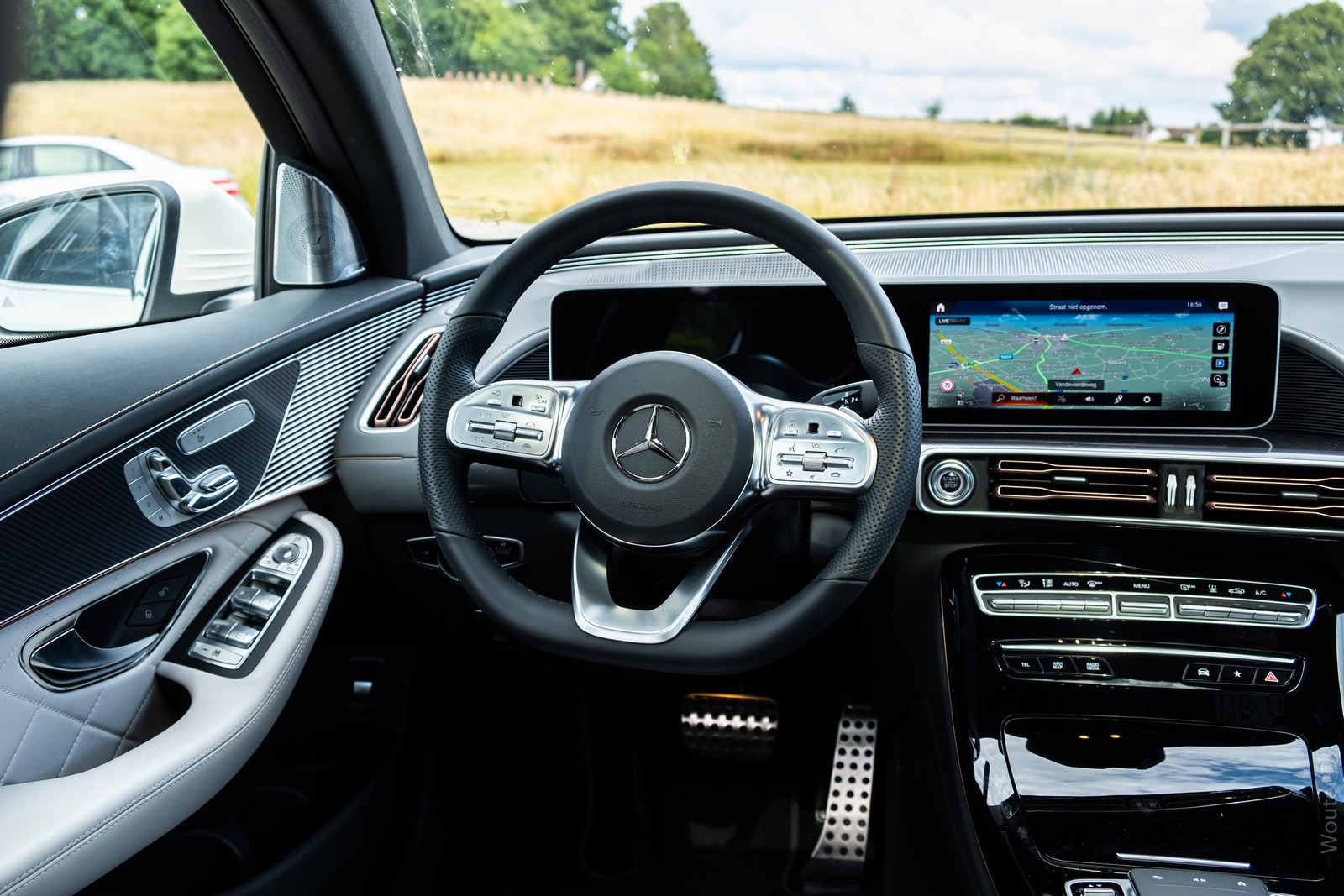 Mercedes-Benz EQC 400 Interior