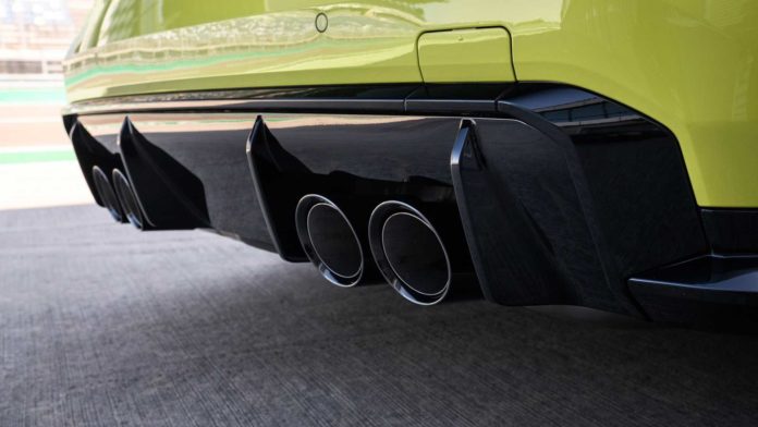 2021 BMW M4 Exhaust Tips