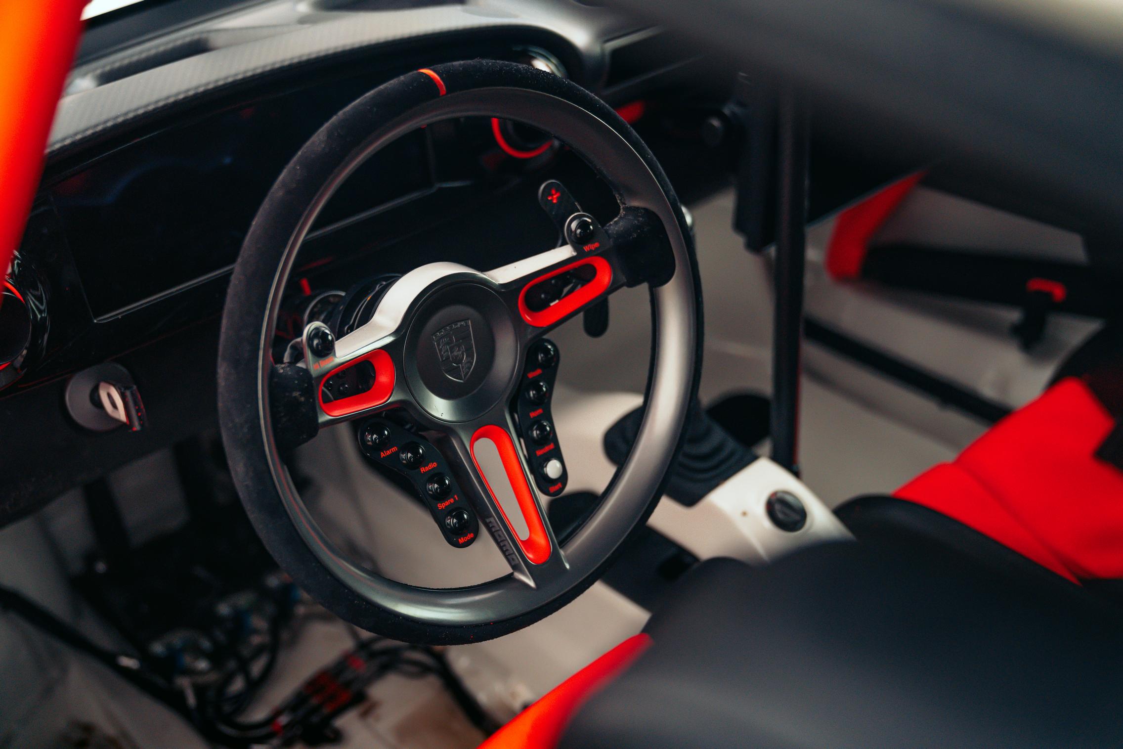 Singer-Tuthill Porsche 911 Safari Steering wheel