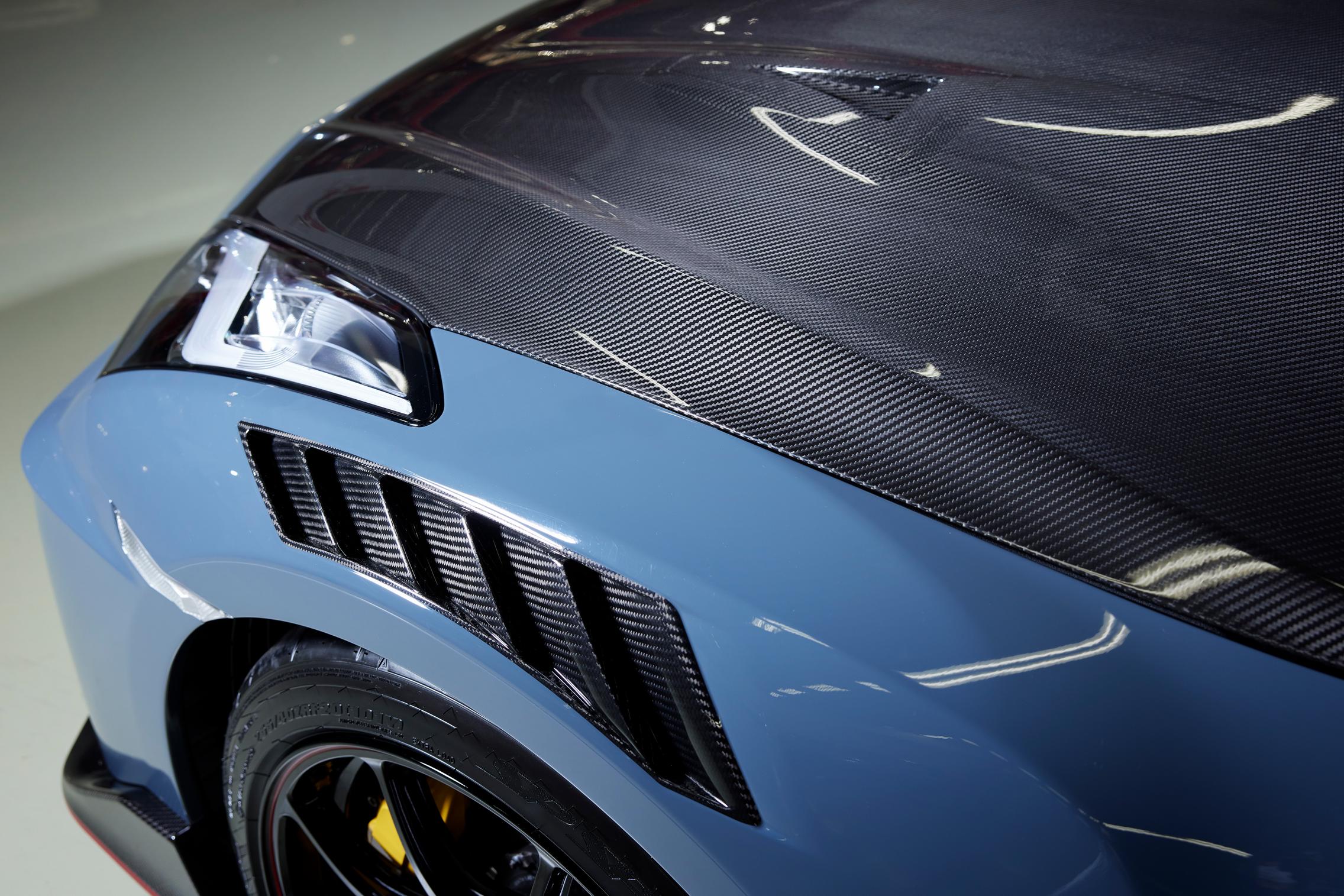 2022 Nissan GT-R Nismo fenders