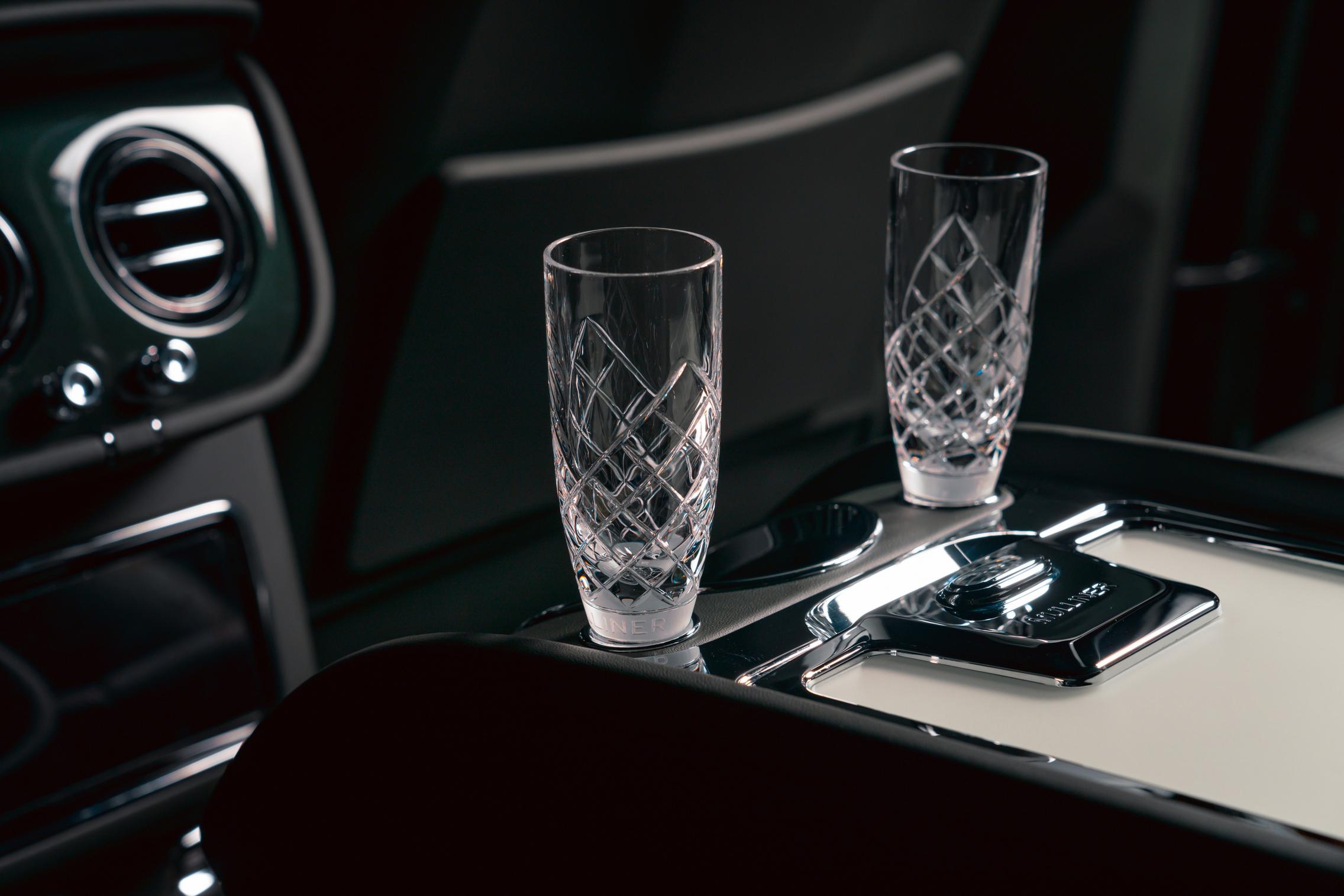 Bentley Bentayga Hybrid champagne glasses