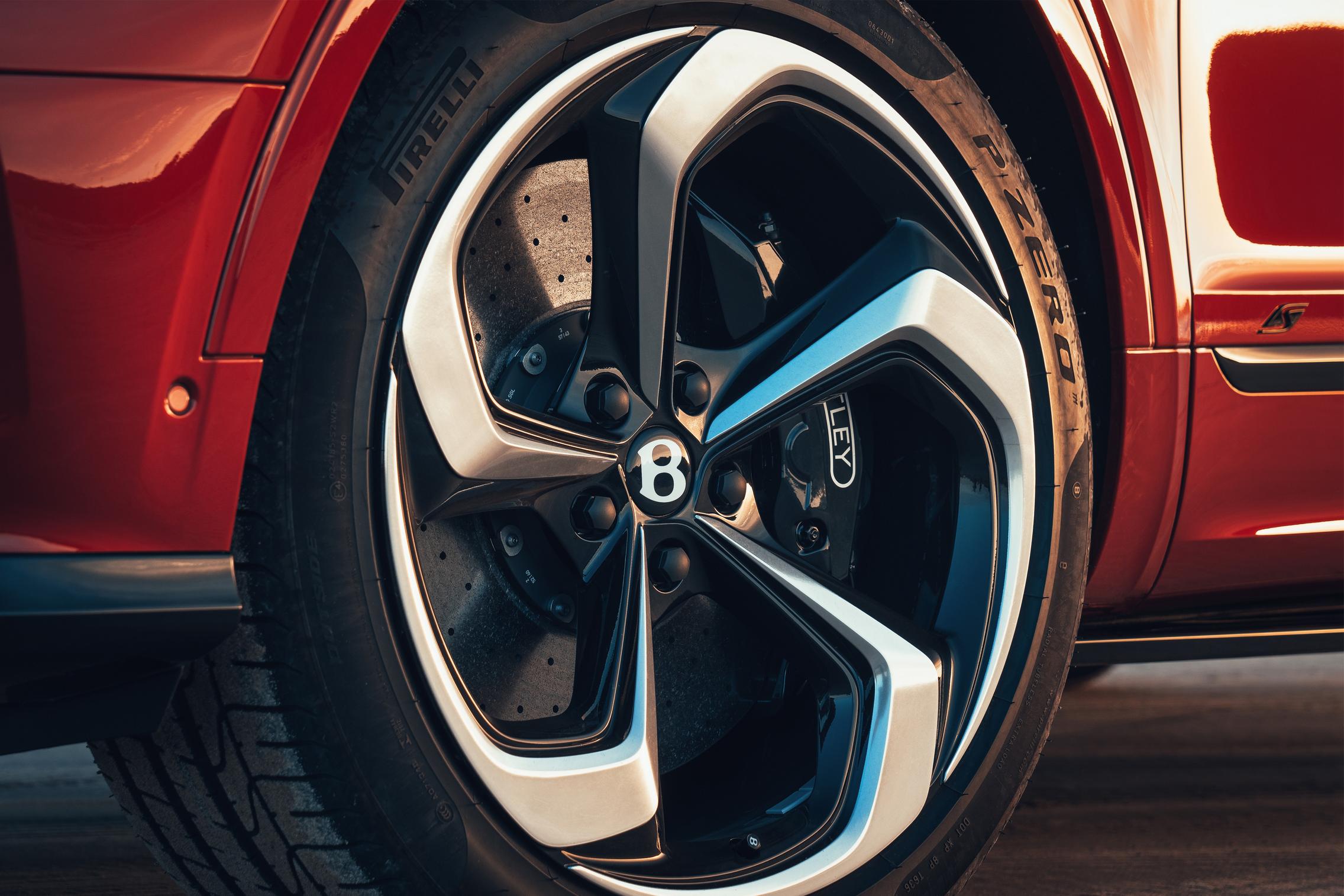 2021 Bentley Bentayga S wheels