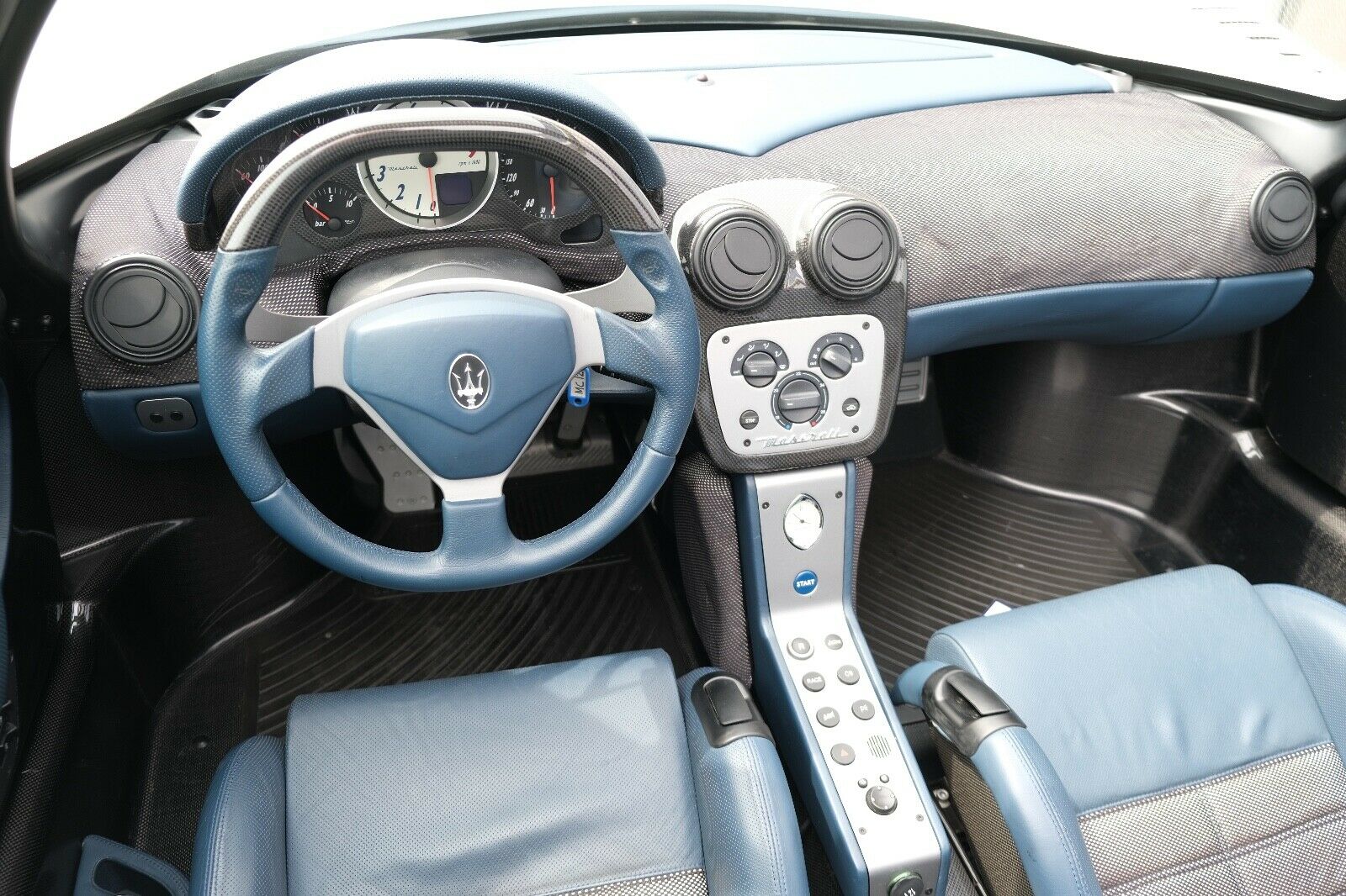 Maserati MC12 interior