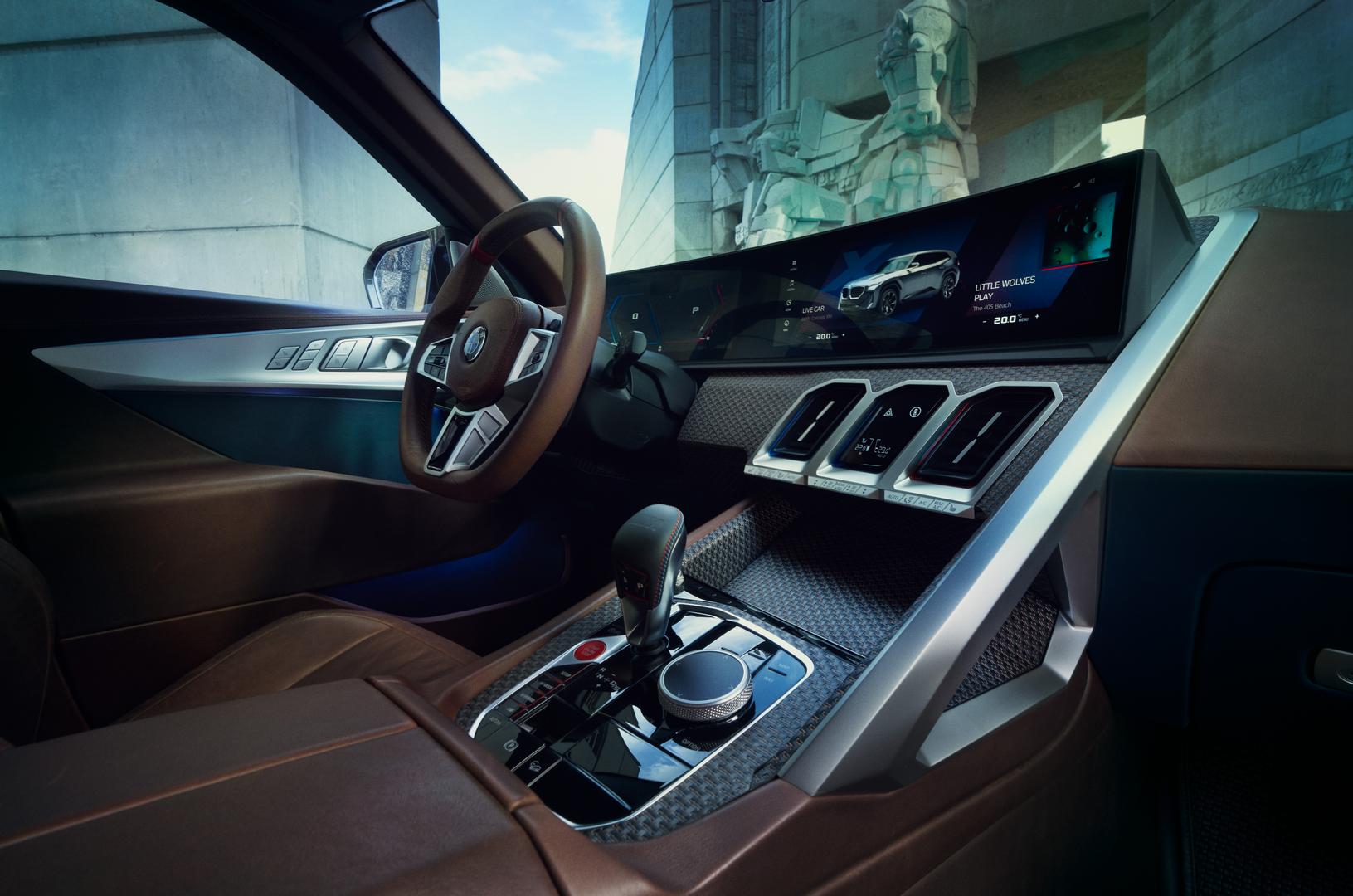 2022 BMW XM interior