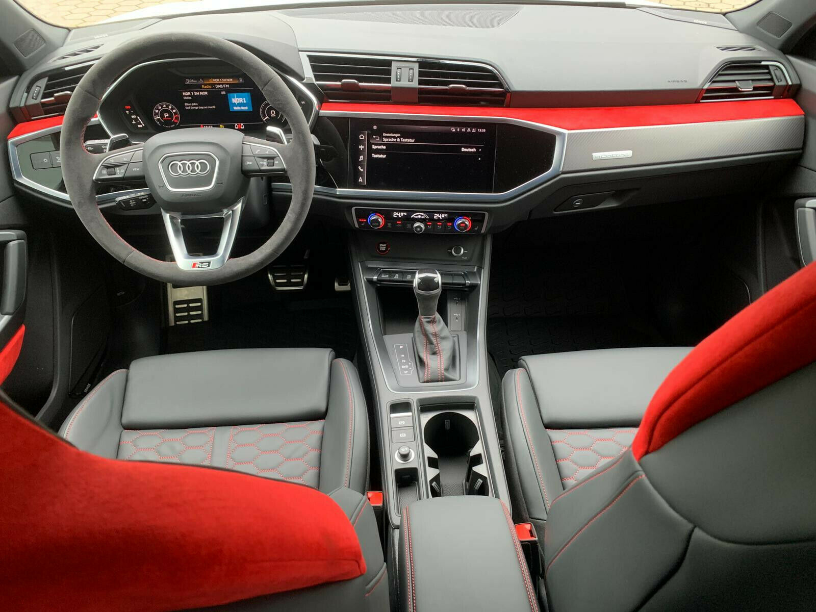 Audi RS Q3 Sportback cockpit