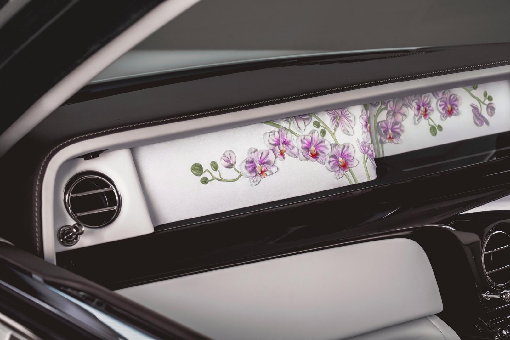 Rolls-Royce Phantom Orchid interior