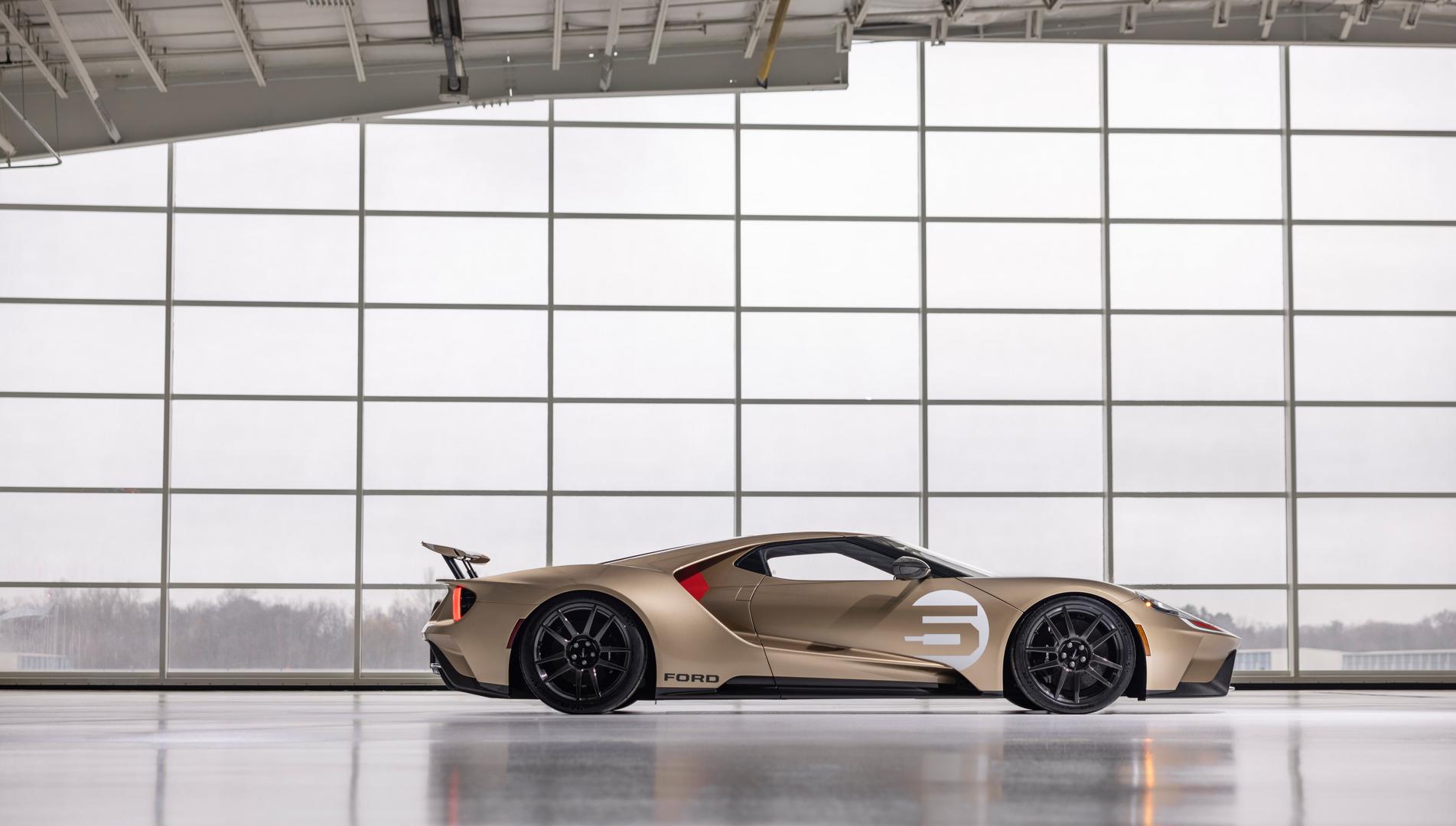 2022 Ford GT side