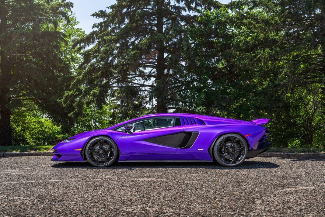 Make Purple Great Again: First Viola Parsifae Lamborghini Countach ...