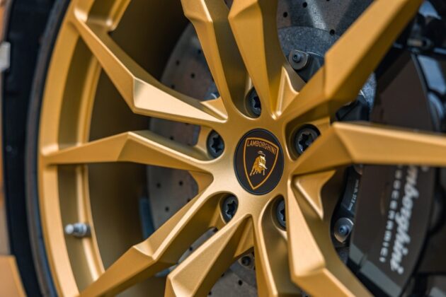 GTspirit Aventador Miura 21