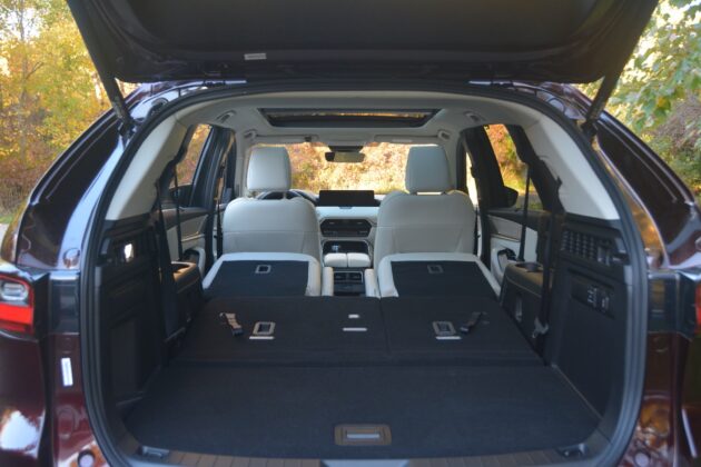 GTspirit MazdaCX90 27