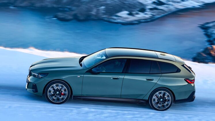 bmw i5 edrive40 touring 2024 7